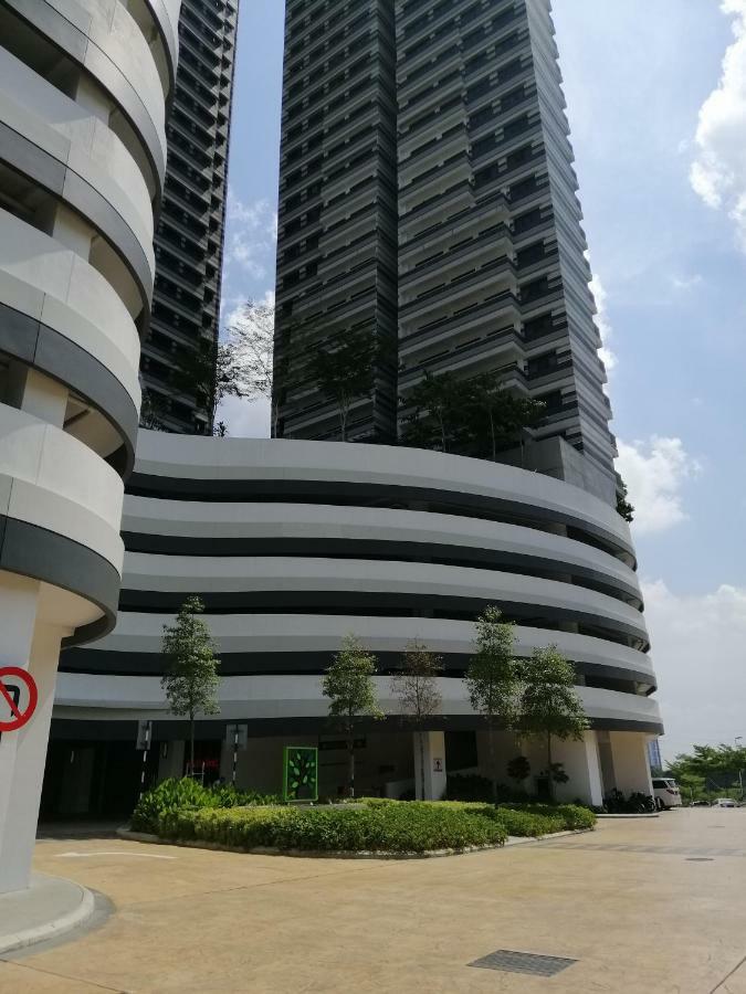 Meridin@Medini#3 Apartment Nusajaya  Exterior photo